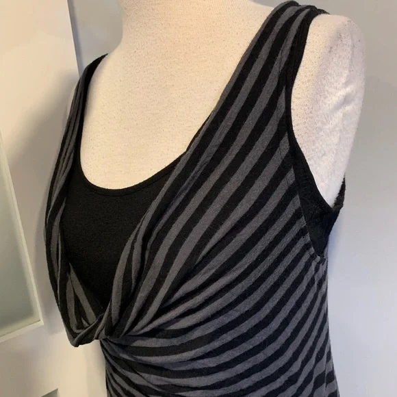 Layered Tank Top - Picture 3 of 6